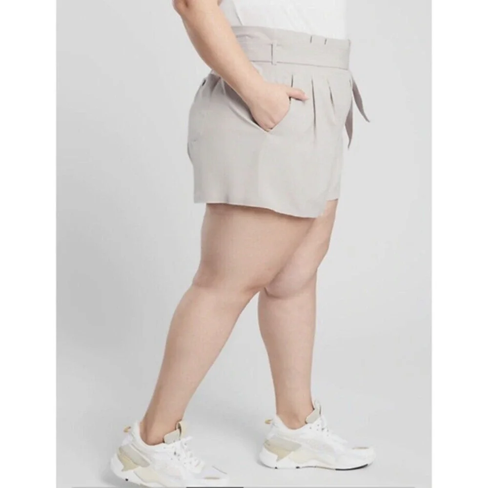 Athleta Skyline Short II Abalone Grey Plus‎ Sz. 24 NWT $59 Sustainable UPF